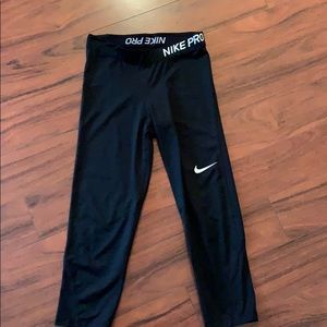 Nike Profit Crop Black Size Medium